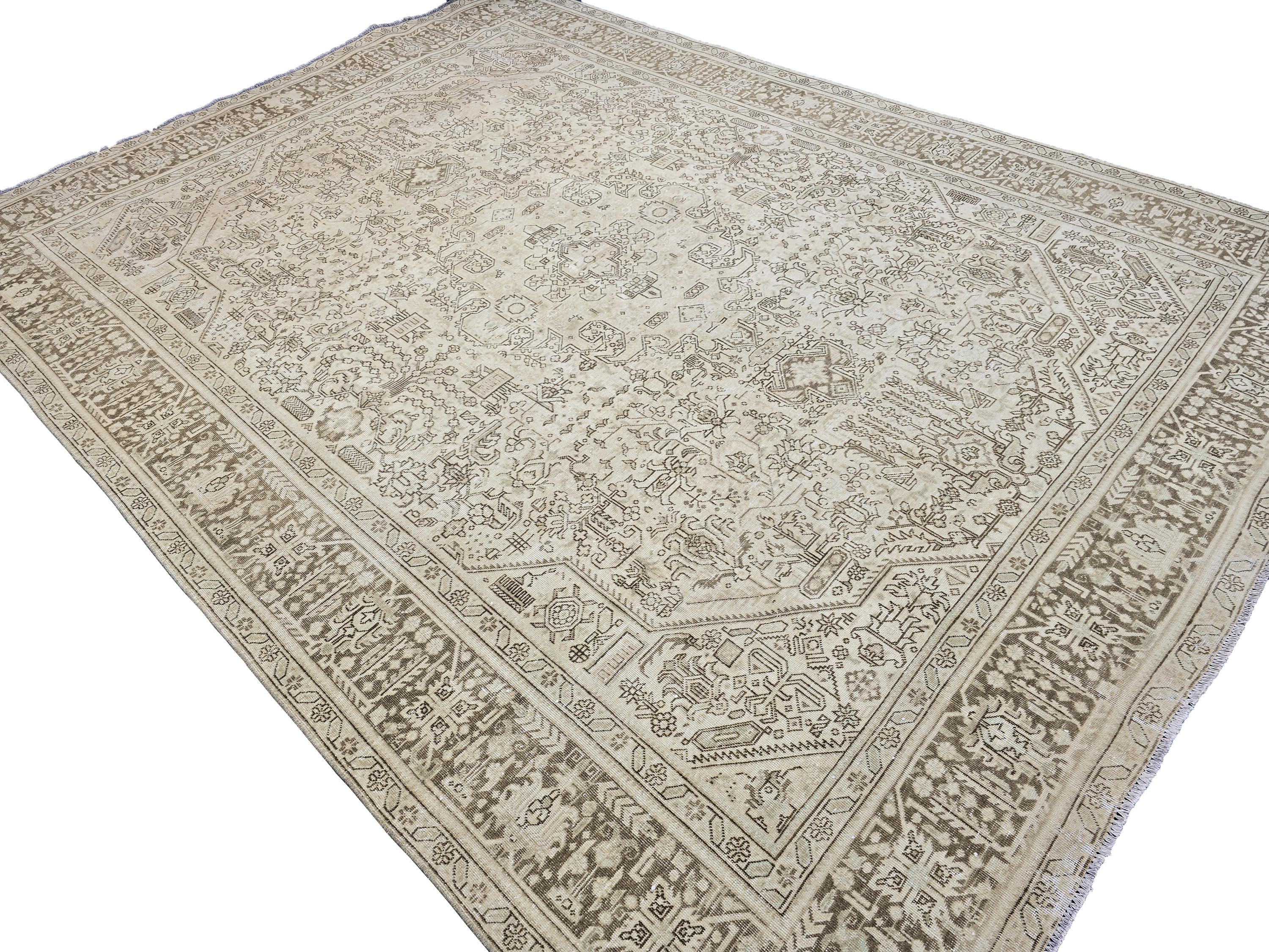 Large Vintage Turkish Rug– 9'3.81