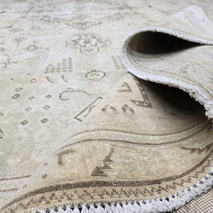 Oversized Oushak Rug – 9&#39;7&quot; x 12&#39;6&quot;, Heriz Medallion Design in Beige & Brown, Vintage Turkish Rug, Muted Wool Rug, Large Oushak Rug