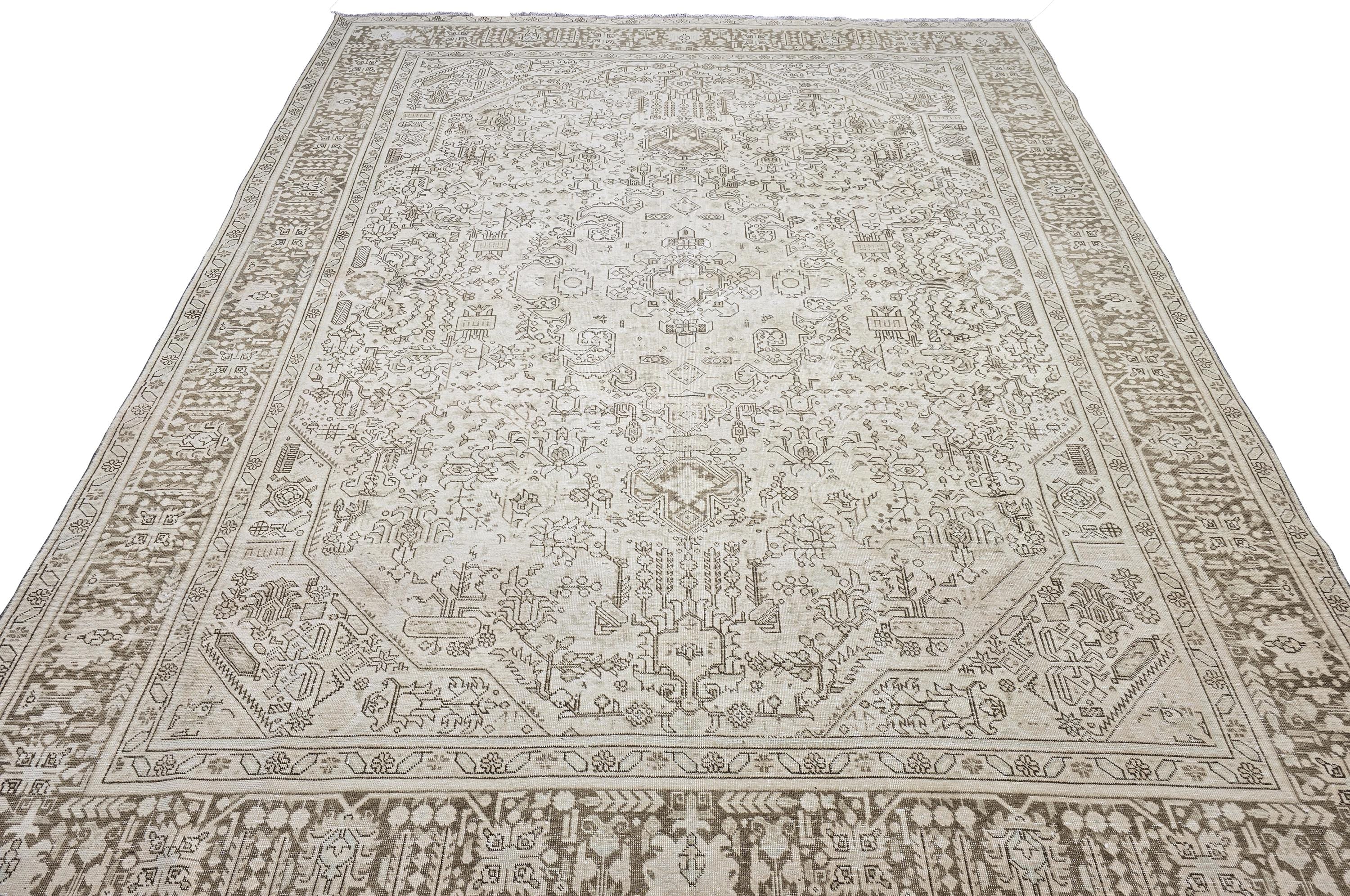 Large Vintage Turkish Rug– 9'3.81