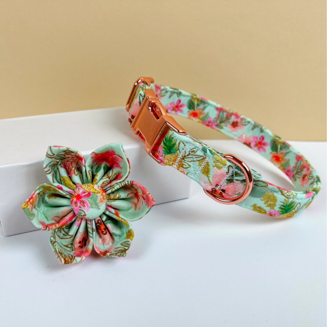 Elegant Little Tail Hundehalsband Mit Blume – Verstellbar, Baumwolle – Für XS Bis L Hunde (z.B. 25,4–40,6 Cm)