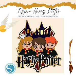 Könnte beinhalten: Ein goldfarbener Harry-Potter-Kuchentopper mit Harry, Ron und Hermine vor Hogwarts. Der Text "Harry Potter" ist in goldener Schrift geschrieben.