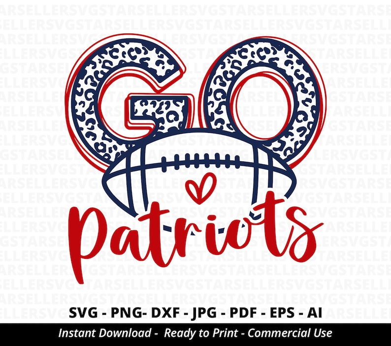 Op de afbeelding: Een digitaal grafisch ontwerp met de woorden "GO Patriots" in rood en marineblauw. De letters "GO" hebben een luipaardprintpatroon. Een voetbal en een hart zijn ook in het ontwerp opgenomen. Klaar om af te drukken.