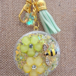 Bee jewelry jar keychain, handmade keyring pill accessories, jewelry case, travel pill jar, vitamin case, stash jar, medication case, gifts
