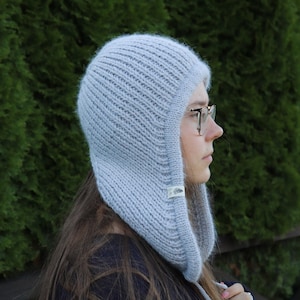 Gestrickte Erwachsenen Bonnet Hut, Hygge Ohr Klappenmütze, Perlgrau Merino Wolle und Mohair Kopf Accessoires, Winter Damen Mädchen Mann Hut.