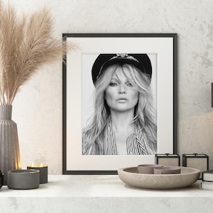 Kaws Kate Moss, White Gloves, 2001 Print – Justin Reed