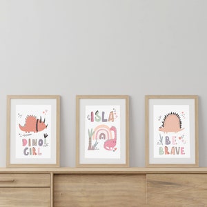 Juego de 3 impresiones de dinosaurios personalizadas, decoración de dinosaurios, impresiones de dinosaurios para guardería de niños, arte de pared para niñas, impresión de arcoíris, póster bohemio para dormitorio de niños