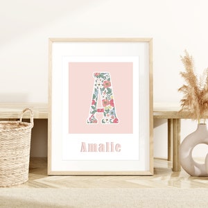 Impresión de nombre personalizada con inicial floral, regalo para niña recién nacida, arte de pared con nombre de flor, impresiones personalizadas para niñas, impresión para guardería, flores rosas