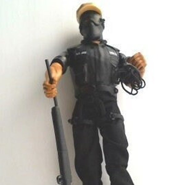 VINTAGE G. I. Joe Delta Squad Special Forces 11" Articulating Action Figure/Hasbro 1996//Weapon/Anchor/Military and Adventure/Rare Find/