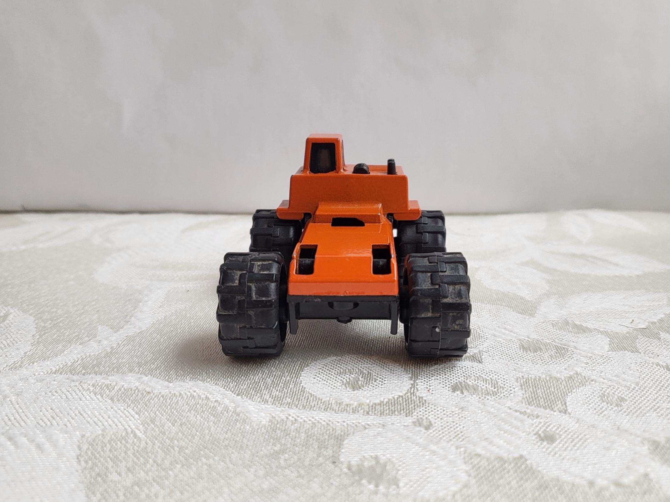 VINTAGE 1992 Toy Tonka Heavy Duty Orange Construction Vehicle