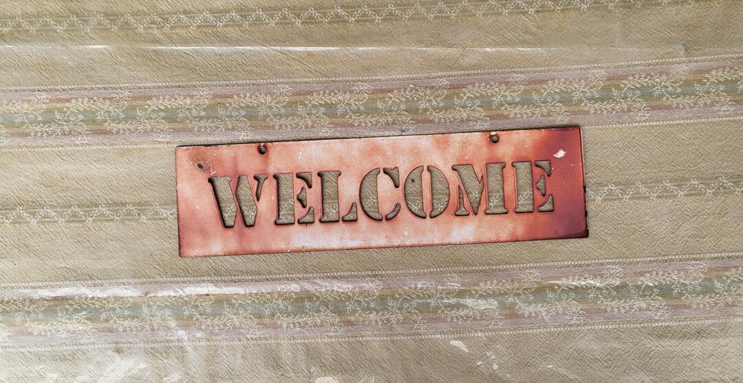 VINTAGE Rustic Metal Rusted Vertical Outdoor WELCOME Hanging Sign/yard ...