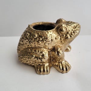 Vintage Gold Toned Brass Metal Frog Toad Decorative Sculpture Figurine/Tabletop Figurine/Paperweight/Brilliant Frog Toad/Rare Find