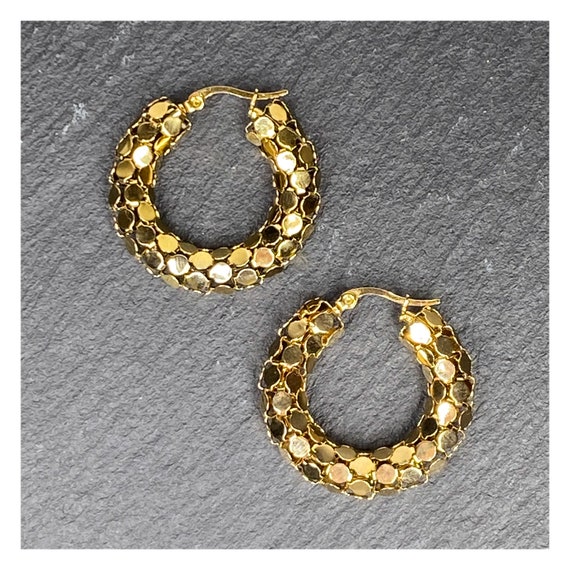 Gold Tone Metal Mesh Hoop Earrings Hinged Vintage… - image 1
