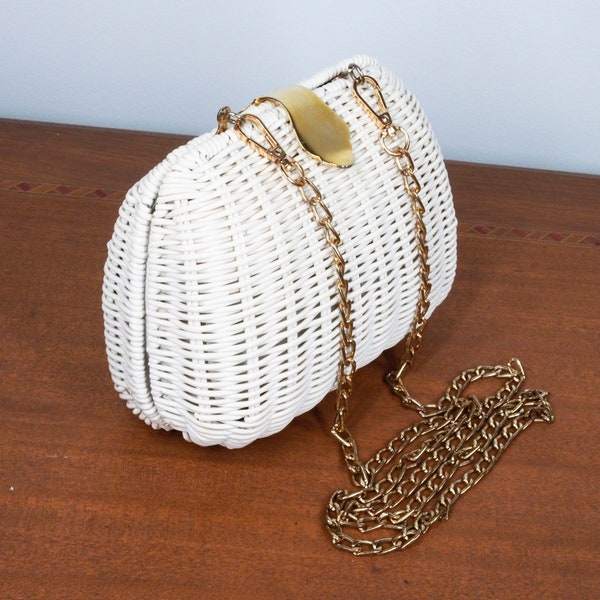 Off White Coated Wicker Vintage 50s 60s Convertible Clutch Handbag: purse shoulder crossbody hard side basket mid century modern mcm retro