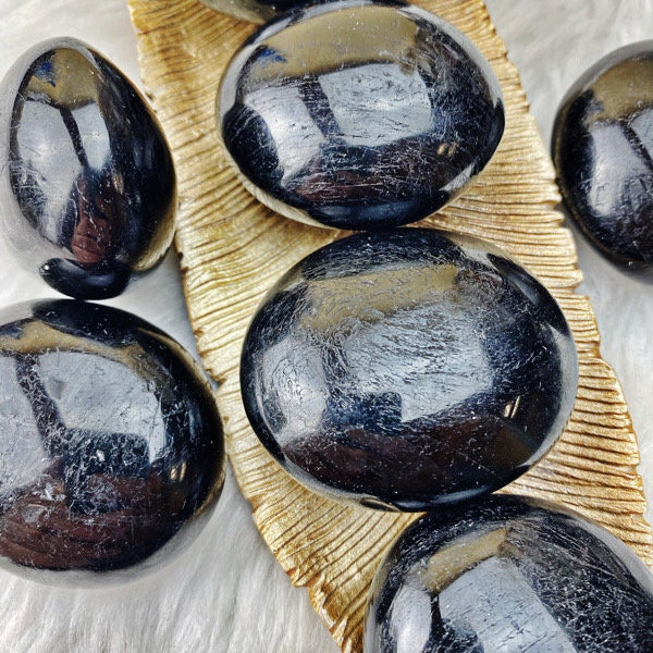 Black Tourmaline Palm Stone Healing Crystal Tool Palmstone Black Stone Tourmaline Home Decor Polished Stone Chakra Crystal Positive Energy