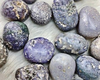Grape Agate Tumbled Stone Crystal Healing Purple Agate Crystal Home Decor Agate Meditation Tool Crystal Tumbles Metaphysical Healing Energy