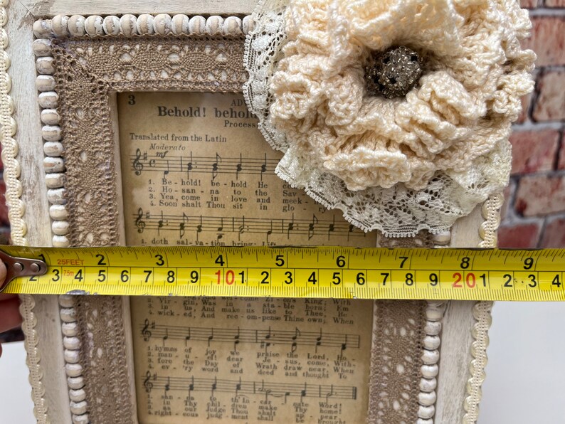 Wooden Decor Picture Frame With Hand Made Crochet Beaded Flower Desk