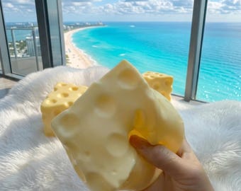 話題沸騰！ベタベタする香り付きチーズブロック型スクイーズおもちゃ！かわいい感覚刺激おもちゃ