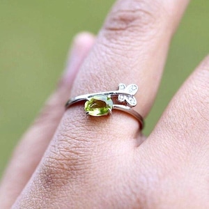 Natural Pakistan Peridot Ring | Handmade 925k Silver | US Ring Size 7.5 | Unisex | Untreated Stone | Engagement Ring, Birthstone, Valentines