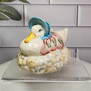 Vintage Royal Albert BEATRIX POTTER &quot;Jemima Puddle-Duck Made A Feather Nest&quot; Porcelain Figurine