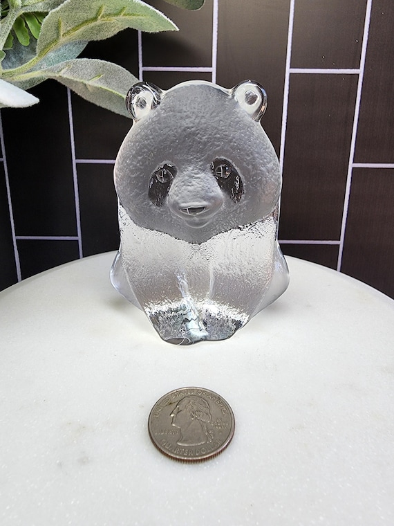 Vintage Mats Jonasson Swedish Crystal Panda Paperweight: Svenskt