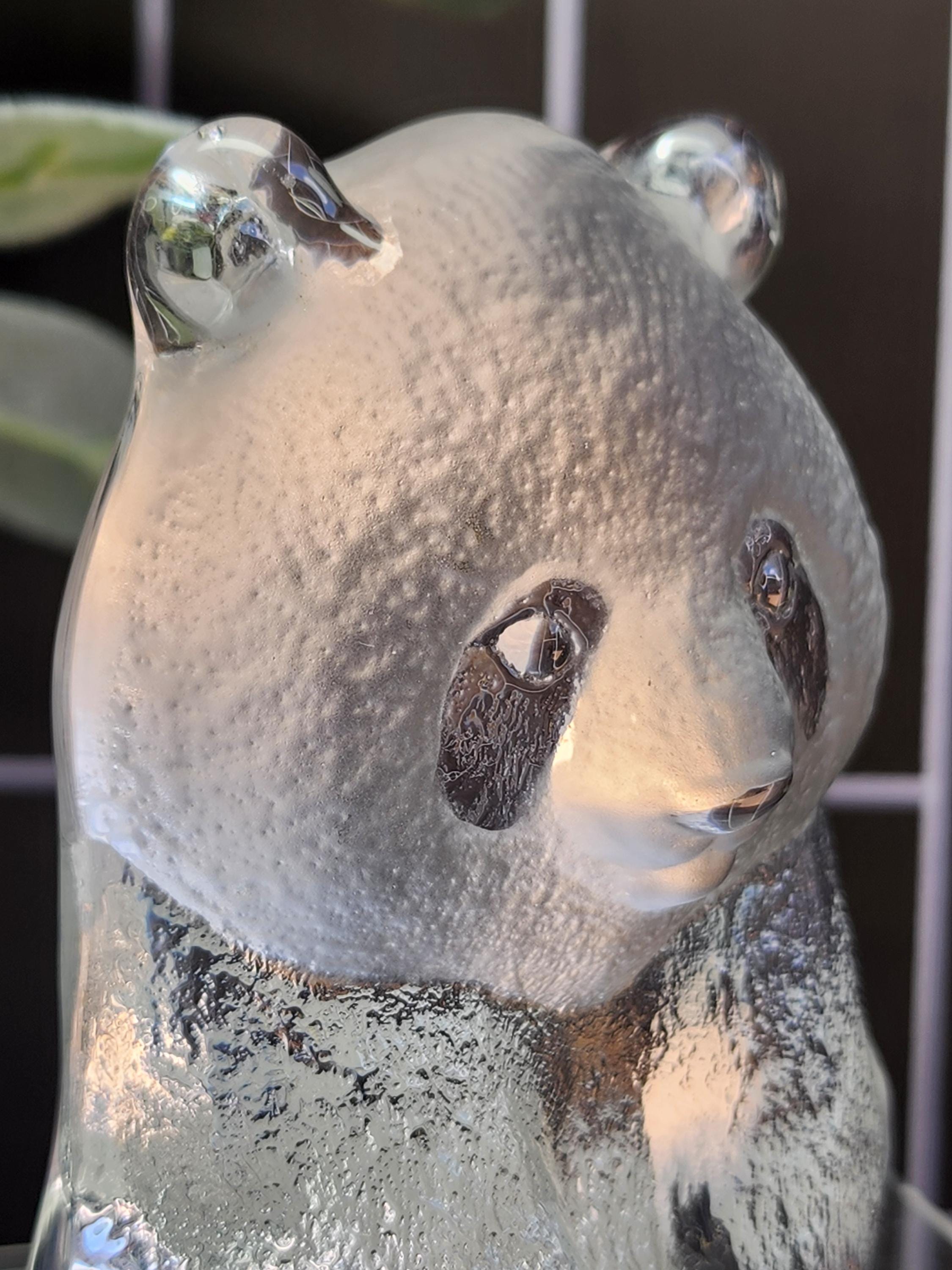 Vintage Mats Jonasson Swedish Crystal Panda Paperweight: Svenskt