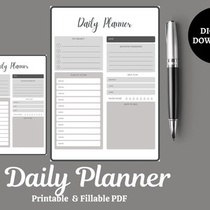 Może przedstawiać: Drukowany planer dzienny z sekcjami na najważniejsze zadania, ważne przypomnienia, plan działania, plan posiłków, spożycie wody i notatki dla siebie. Planer jest w kolorze czarno-białym z szarym tłem.