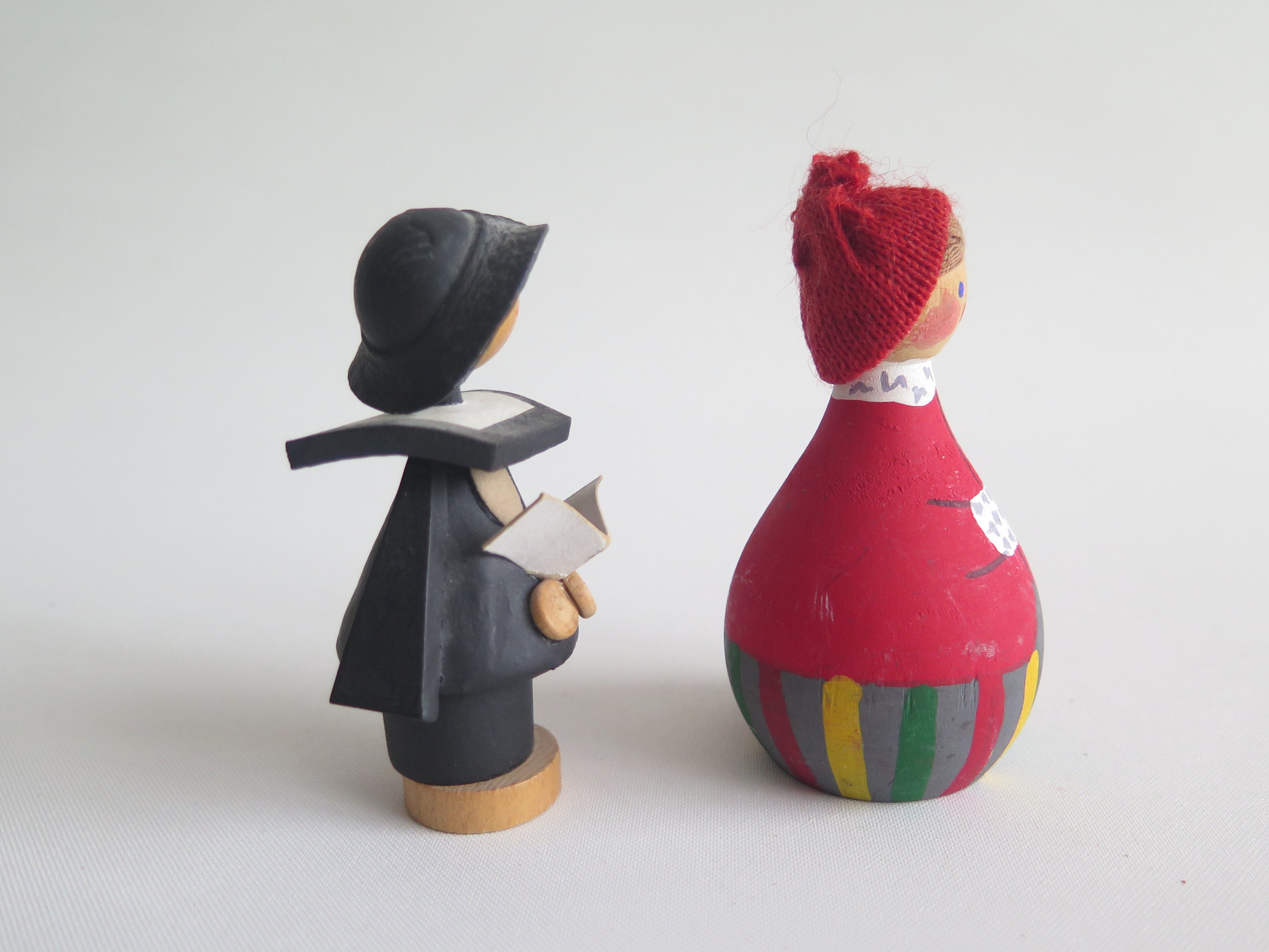 Wooden Gnomes, Set of 2 Gnome Figurines Carol Singers, Collectible Wood ...