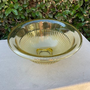 Vintage Hazel Atlas large amber serving bowl, 10” wide