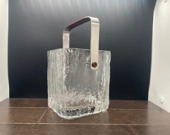 Signed Hoya Cut Crystal Vase Original Sticker 10-9/16