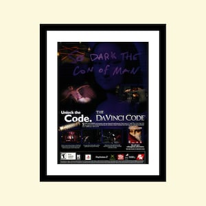 Puede incluir: Un anuncio de videojuego para The Da Vinci Code, con un esquema de color morado y negro. El texto "Unlock the Code" se muestra en una fuente grande, con el título del juego "The Da Vinci Code" debajo. El anuncio también incluye imágenes de los personajes y entornos del juego, así como una clasificación de "T" para adolescentes.