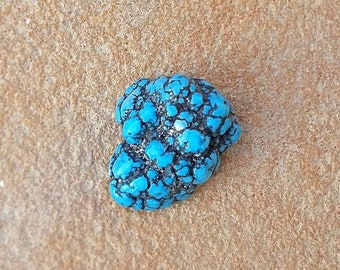 Rare Old Stock Kingman Turquoise Freeform Stone Cabochon Natural Spiderweb Nugget 17mm x 14mm x 6mm 9ct