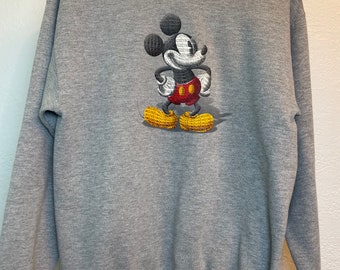 2000 Mickey gray crewneck sweatshirt