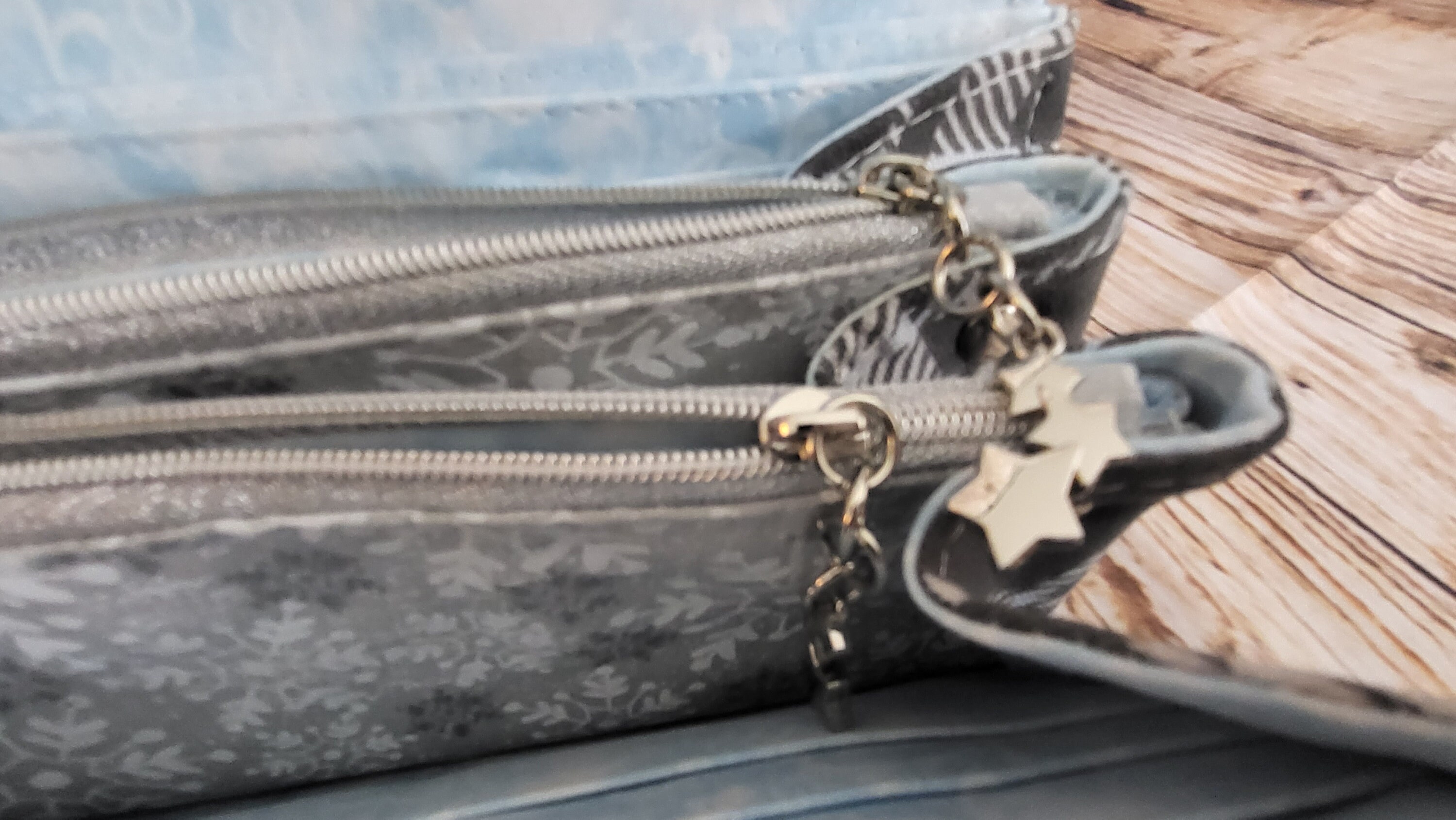 Full Size Lady's Wallet, Double Zipper Pockets, Magnetic Closure, Light ...