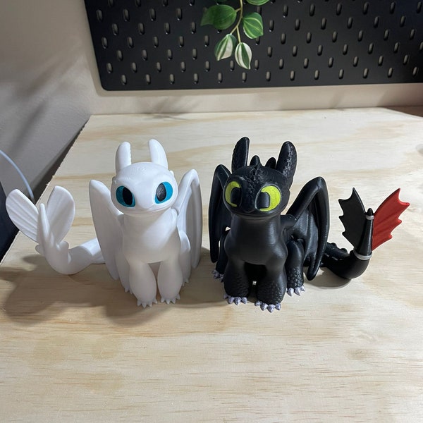 Toothless & Light Fury Desk Ornaments!