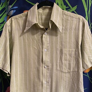 Vintage button up oxford dress shirt w flared collar disco shirt