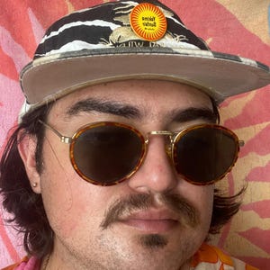 vintage sunglasses. vintage 90s sunglasses. vintage y2k glasses. vintage glasses