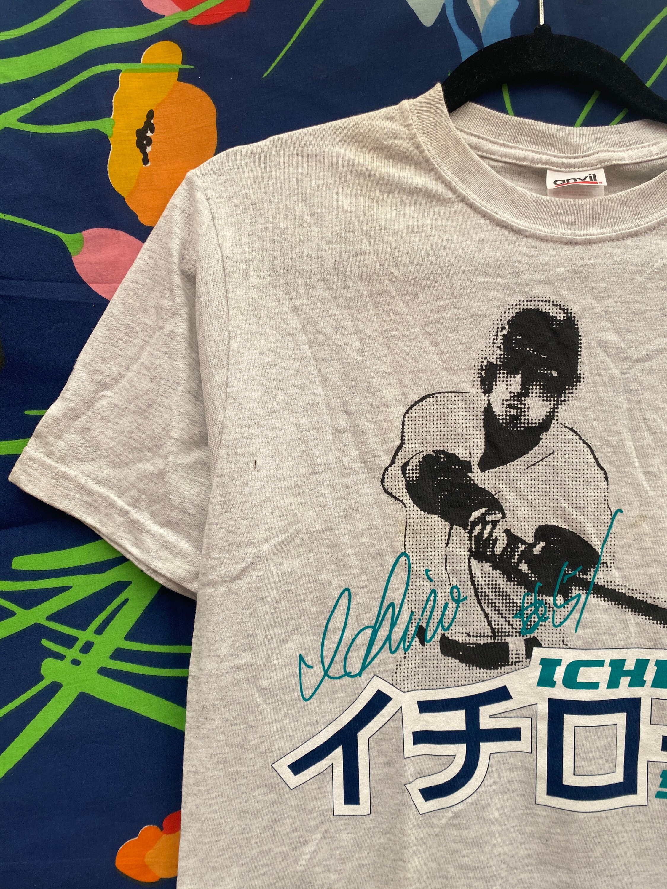 Vintage Y2K Seattle Mariners 'Ichiro Suzuki' T-Shirt Sz. L