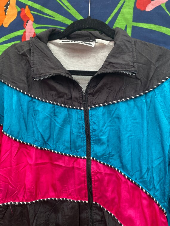 Vintage 80s or 90s windbreaker w/ colorful geomet… - image 5