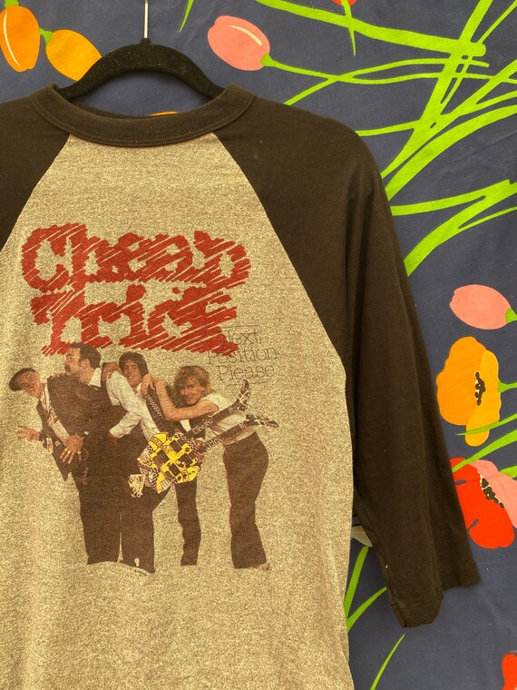 Vintage 80s Cheap Trick band T-shirt w/ retro rin… - image 5