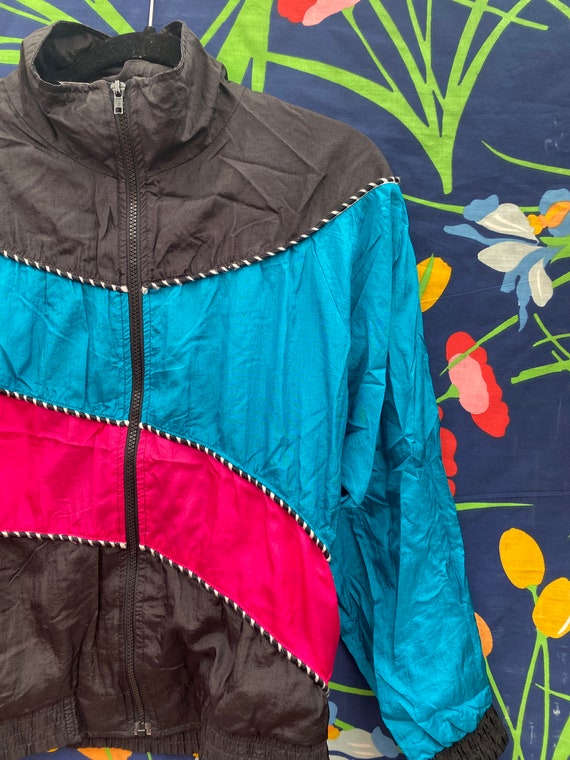 Vintage 80s or 90s windbreaker w/ colorful geomet… - image 3