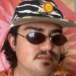 vintage sunglasses. vintage 90s sunglasses. vintage y2k glasses. vintage glasses