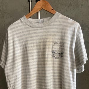 Vintage single stitch t-shirt Hawaii Maui graphic logo stripped shirt