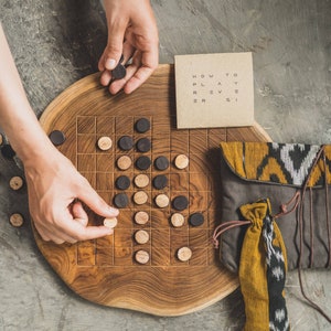 REVERSI - Othello / teak wood hand carved game / Bali / DEK boardgames
