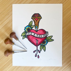 Impression linogravure d'art de tatouage peint à la main : cadeau pour graveur