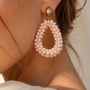 Orecchini pendenti con perle vistose in oro rosa • Orecchini pendenti con perle grandi • Eleganti gioielli estivi • Regalo per donne, invitate a matrimoni, stile boho