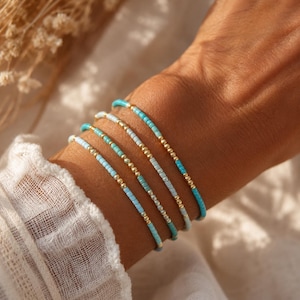 Perlenarmband Damen • Boho Armband Set Türkis & Gold • Elastische Miyuki Armbänder als Sommer Beach Schmuck