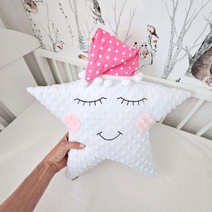 Almohada blanca en forma de estrella con cara sonriente, peluche acogedor para decoración de guardería, regalo para niña de 1 año, recuerdo de baby shower, lindo cojín para niño pequeño