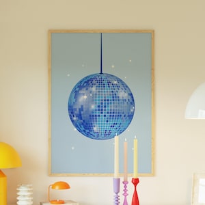 Blauer Disco Ball Druck, Marine Wand Kunst, Trendy Retro Bar Warenkorb Kunst, Girly Wohnheim Zimmer Wohnung Dekor, Maximalist Dekor, Digital Download Poster