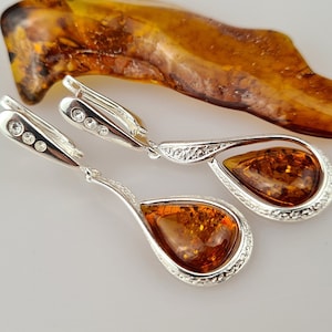 Honey Amber Infinity Earrings on Eurowires Honey Amber Infinity Earrings on Eurowires