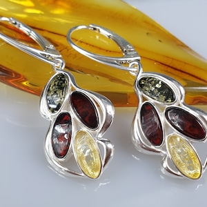 Silver Earrings, Amber Earrings, Lever Back Amber Earrings, Natural Baltic Amber Dangles, Summer Style Earrings, Silver Earrings for Mom